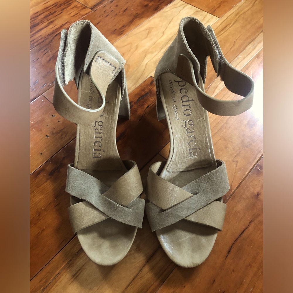 Never worn Pedro Garcia heels